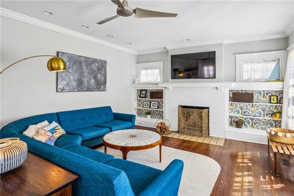 196 E Wesley Road NE