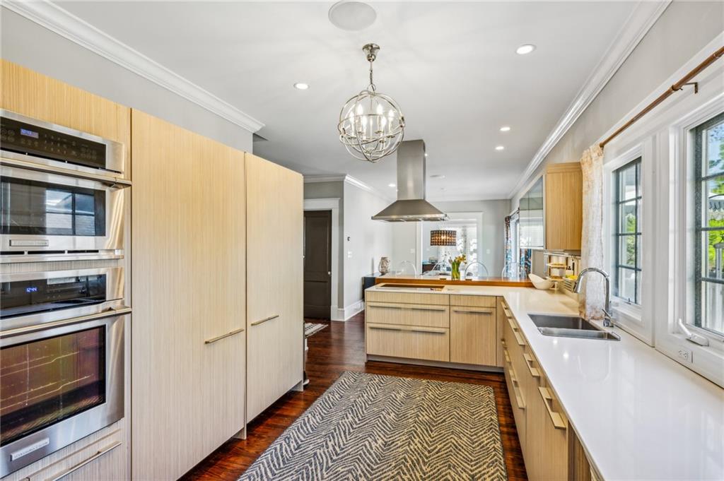 196 E Wesley Road NE