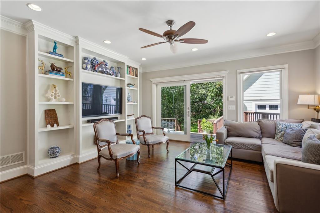 1914 Ardmore Road NW