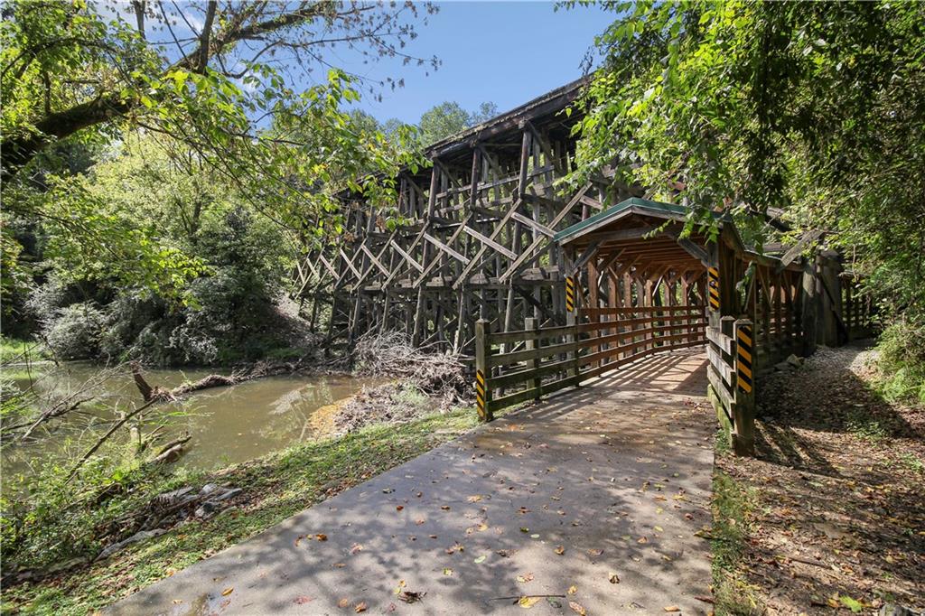 1914 Ardmore Road NW