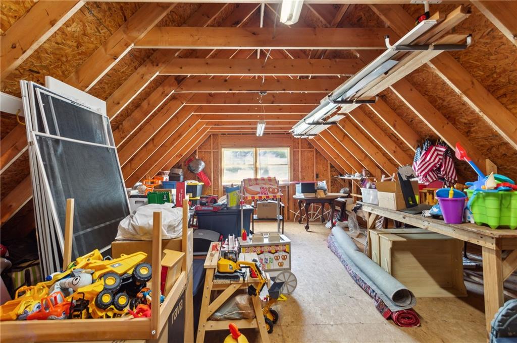 1914 Ardmore Road NW