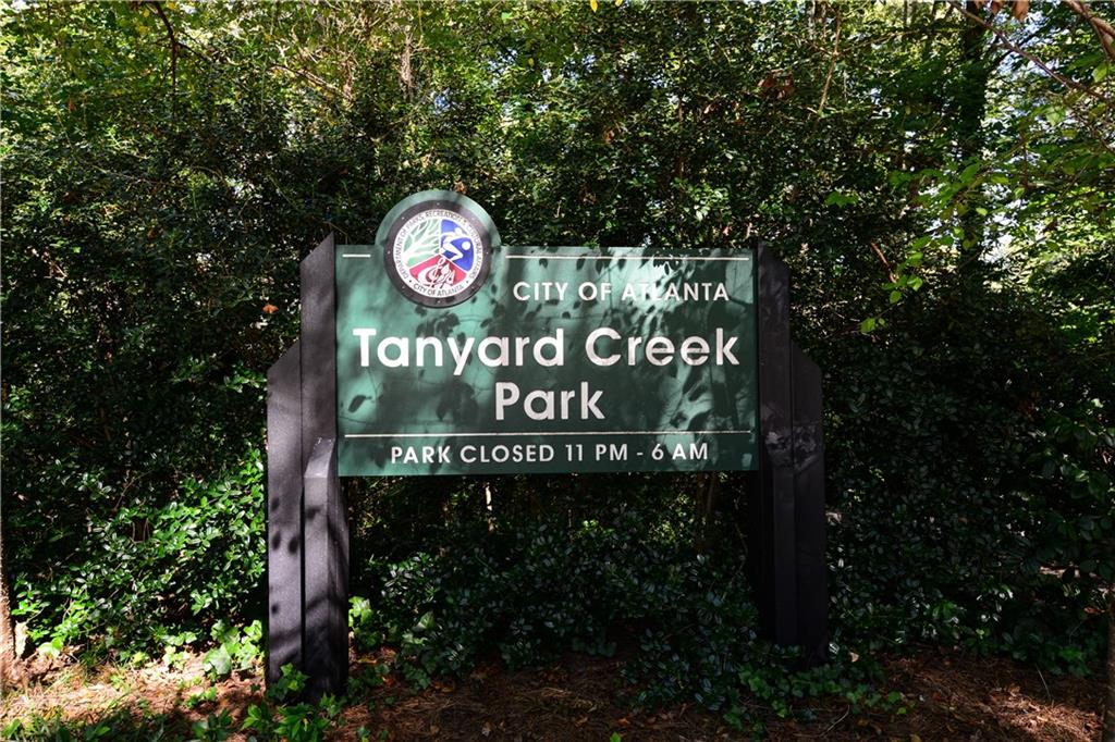 1914 Ardmore Road NW