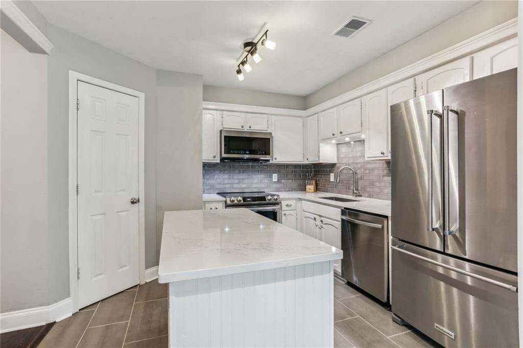 228 Peachtree Hollow Court