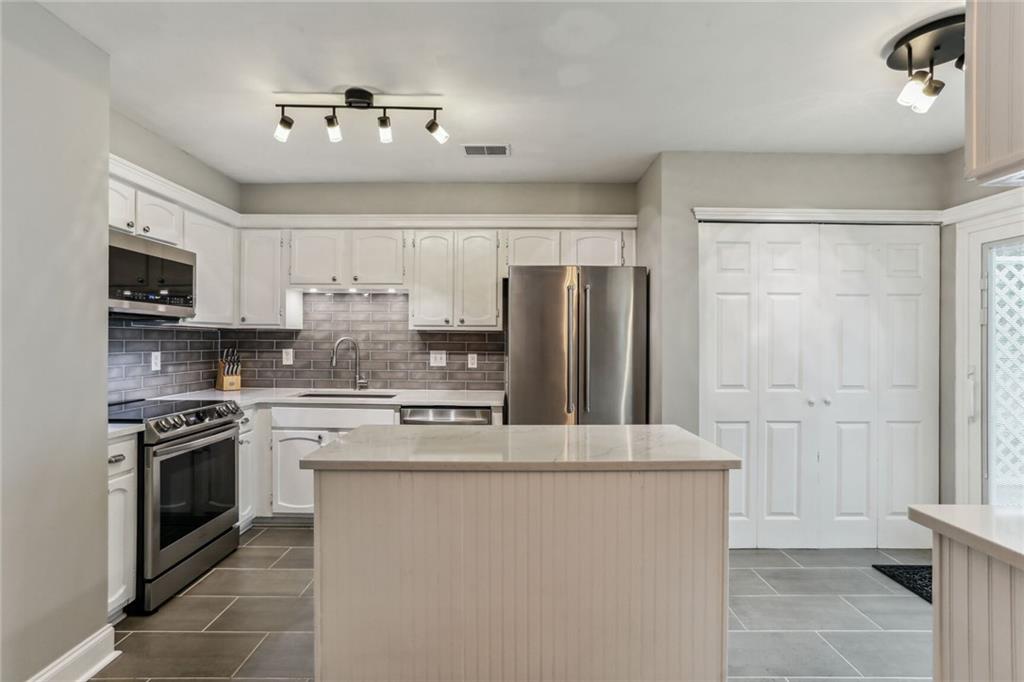 228 Peachtree Hollow Court