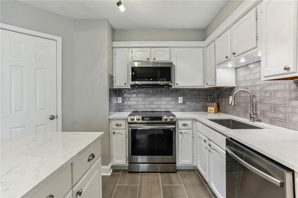 228 Peachtree Hollow Court