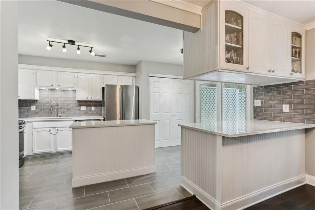 228 Peachtree Hollow Court