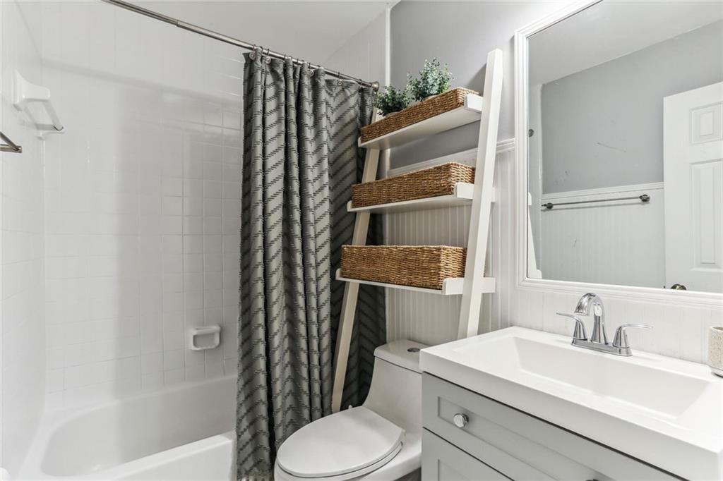 228 Peachtree Hollow Court