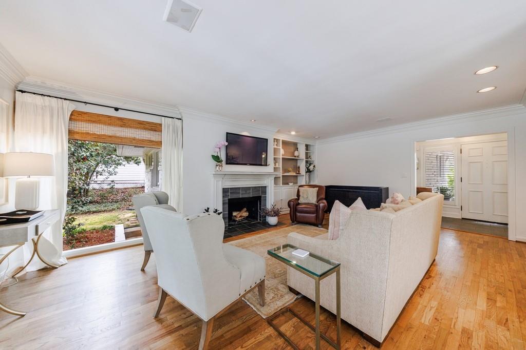 2879 Castlewood Drive