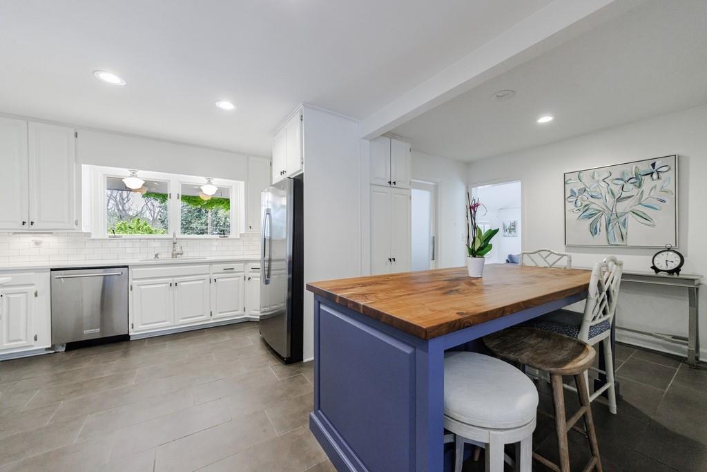 2879 Castlewood Drive