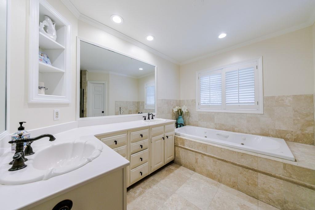 2879 Castlewood Drive