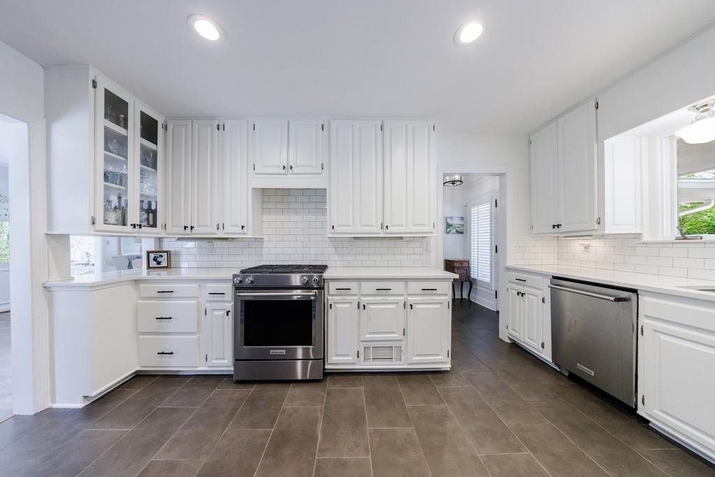 2879 Castlewood Drive