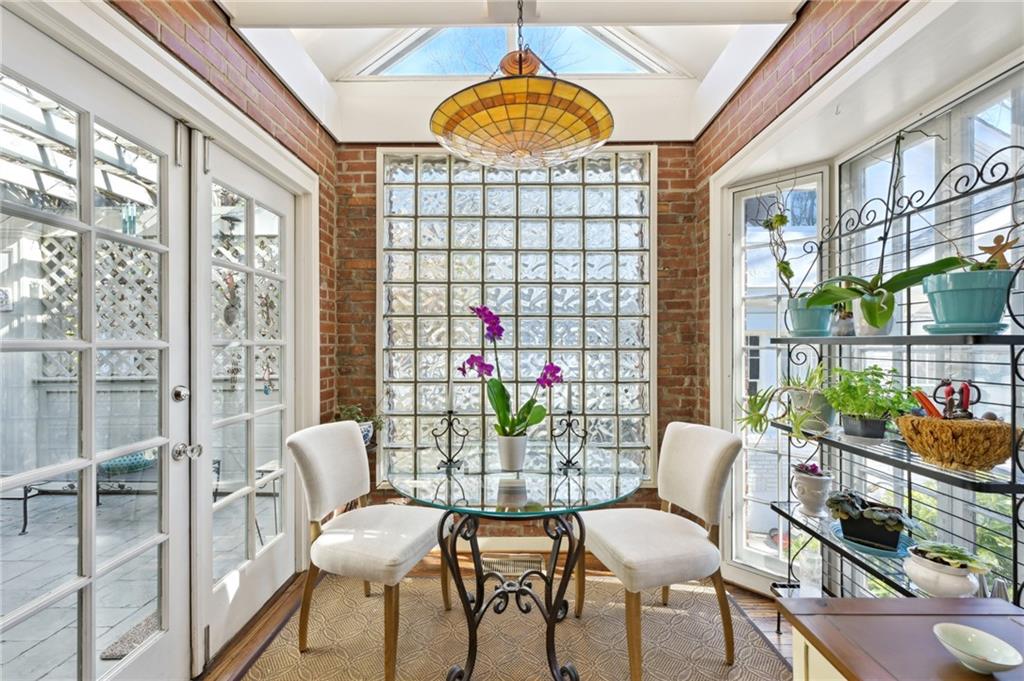 76 Huntington Road NE