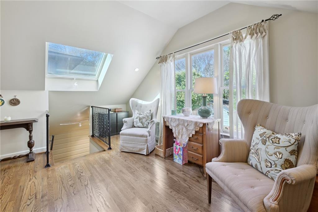 76 Huntington Road NE