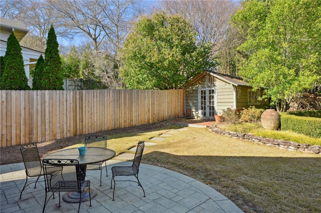 76 Huntington Road NE