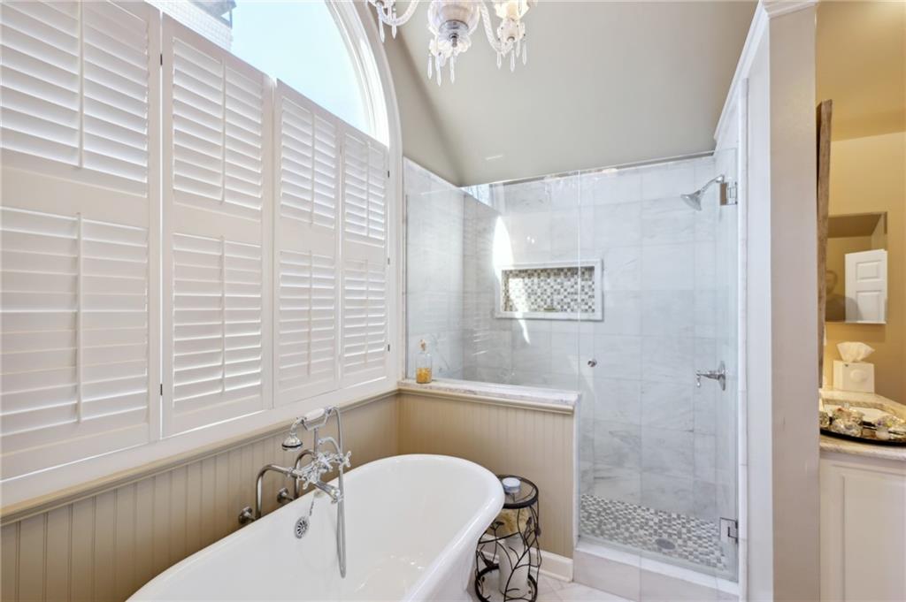 76 Huntington Road NE