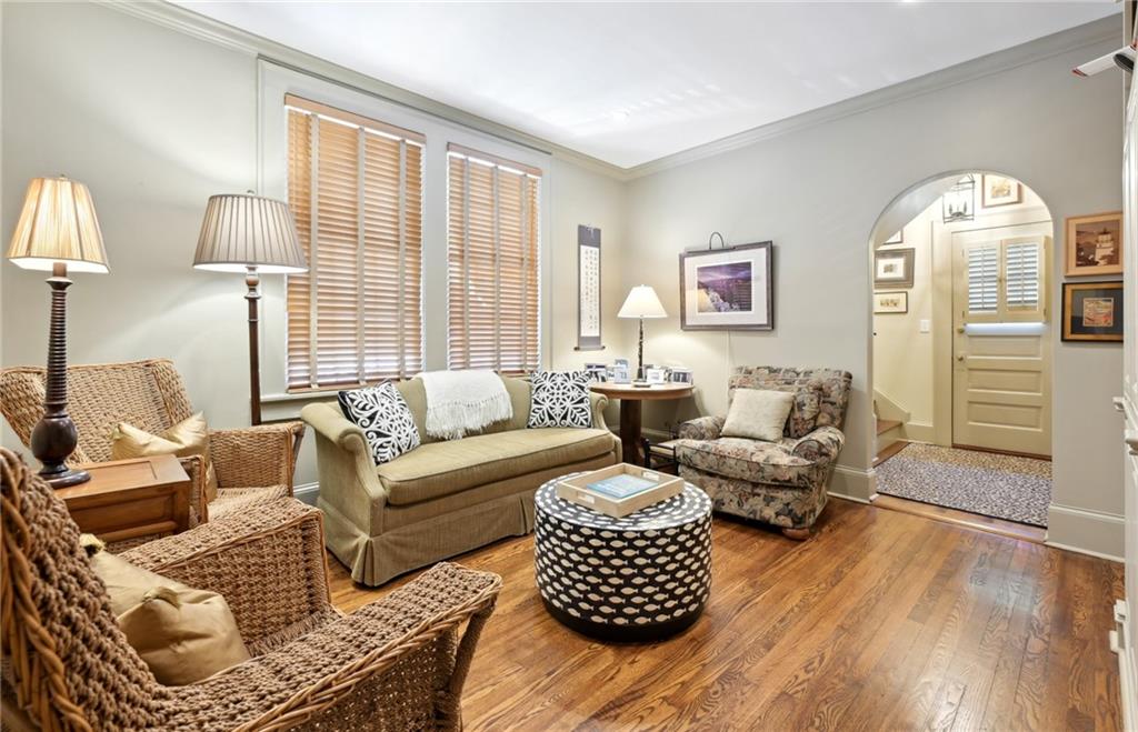 76 Huntington Road NE