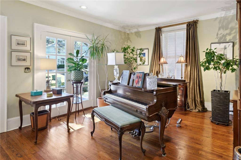 76 Huntington Road NE