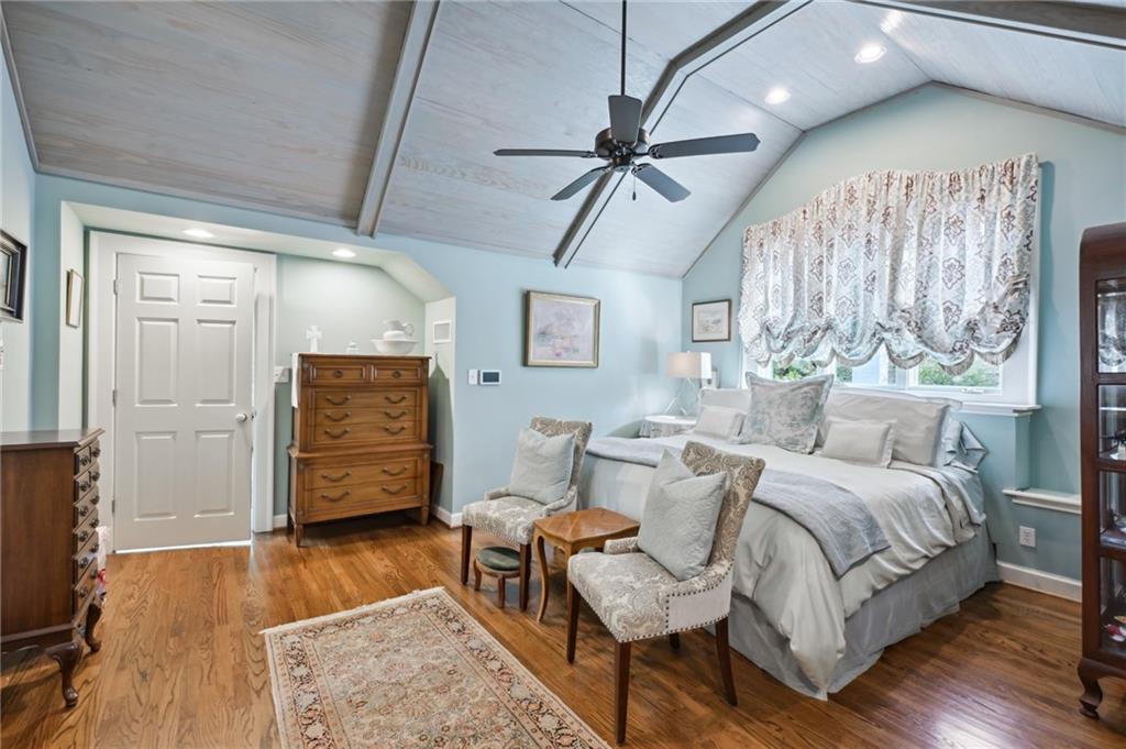 76 Huntington Road NE