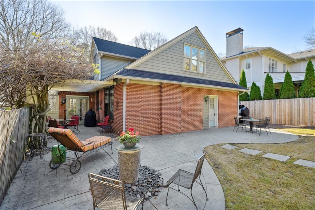 76 Huntington Road NE