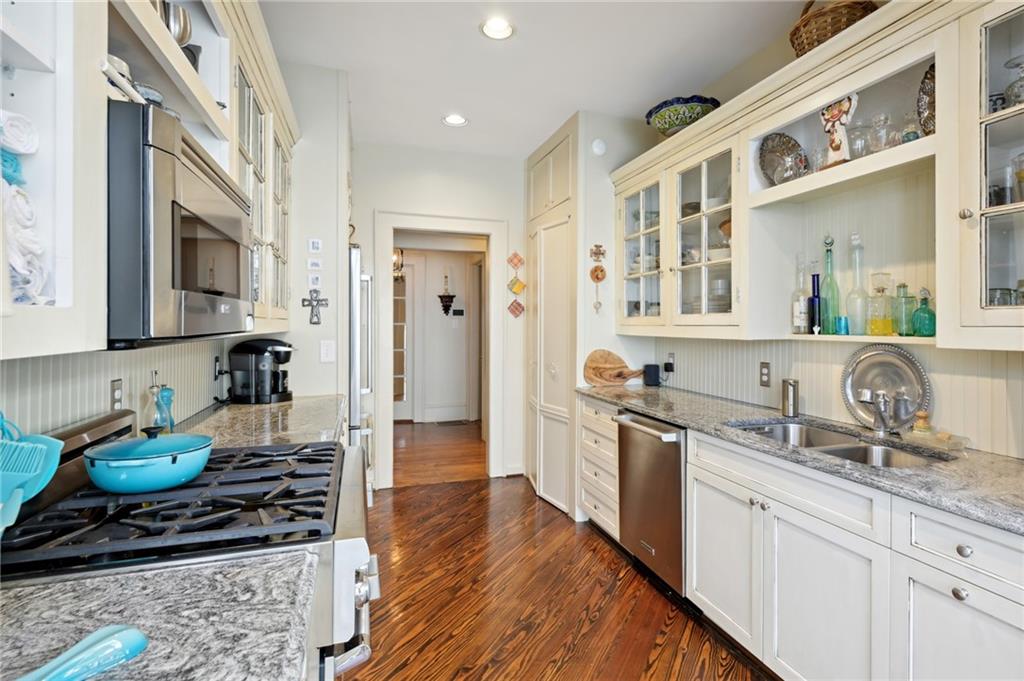 76 Huntington Road NE