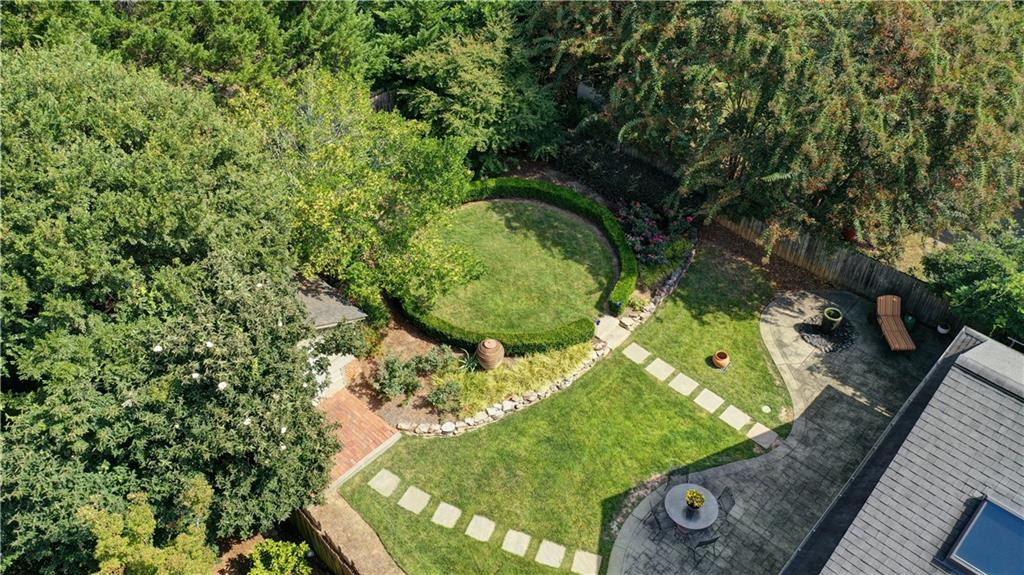 76 Huntington Road NE