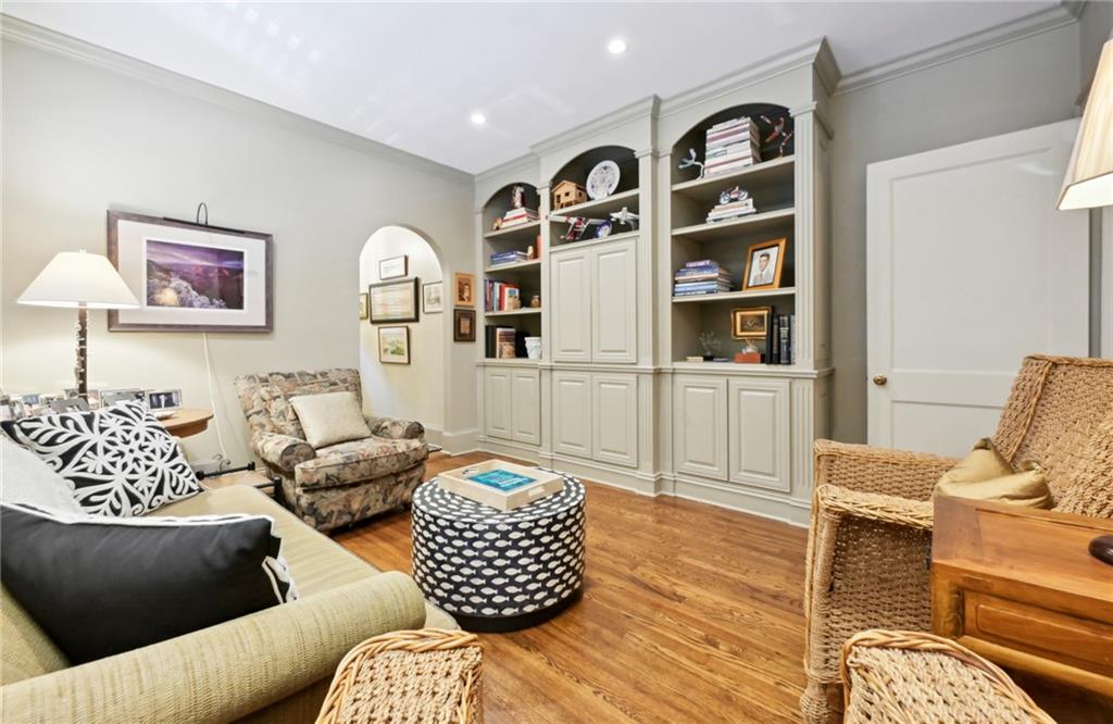 76 Huntington Road NE