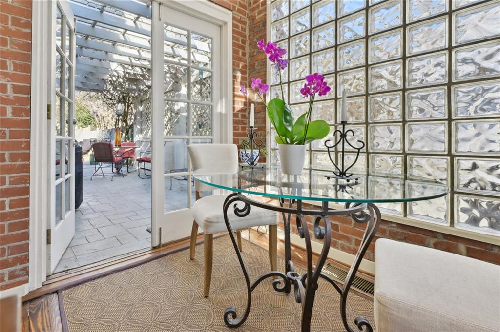 76 Huntington Road NE