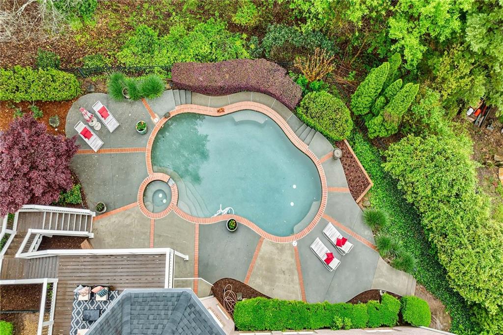 670 Greenview Terrace