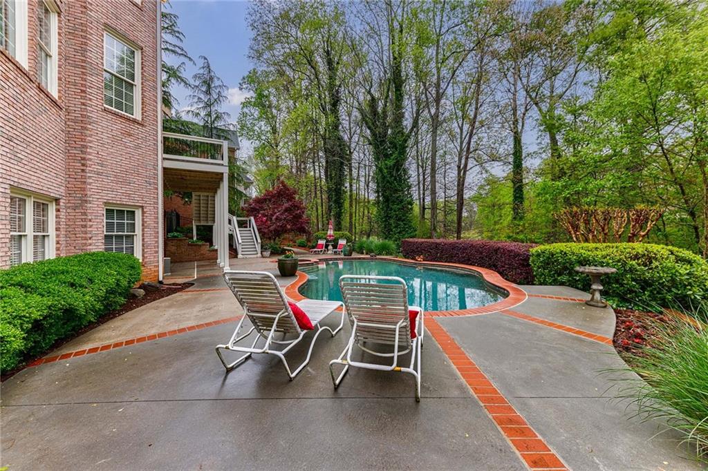 670 Greenview Terrace