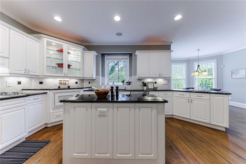 670 Greenview Terrace