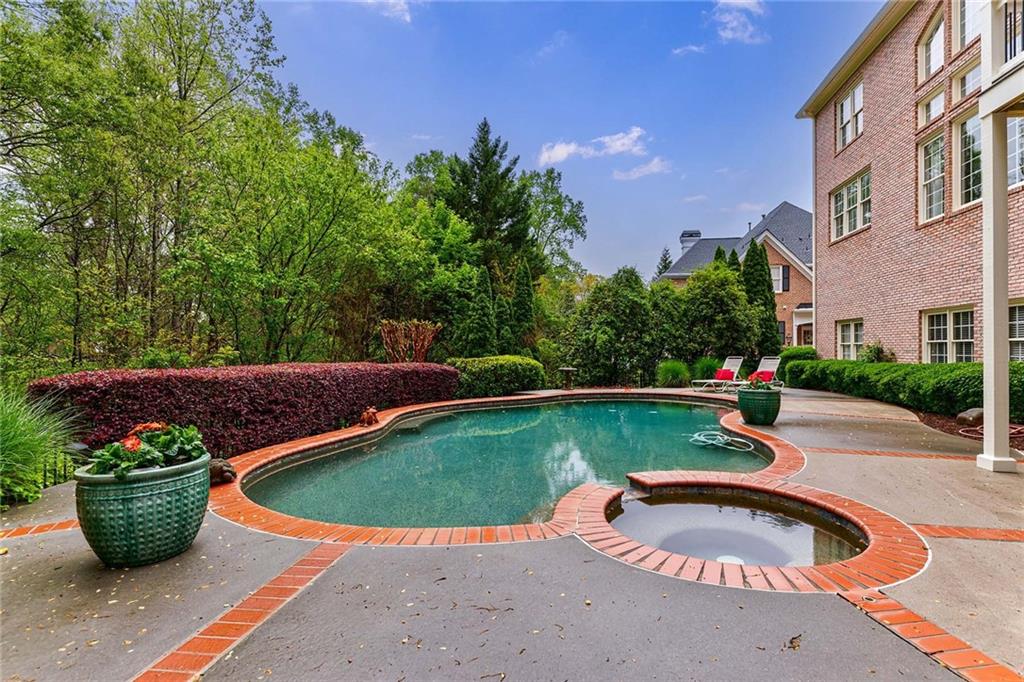 670 Greenview Terrace