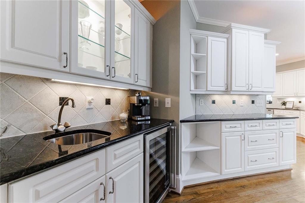 670 Greenview Terrace