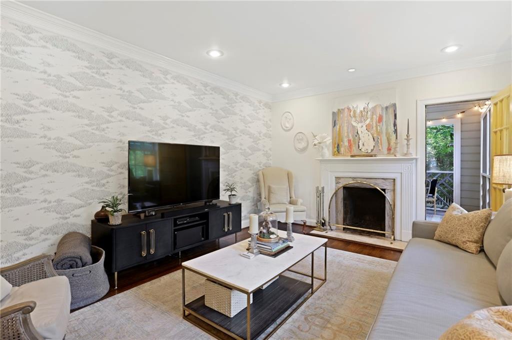 1941 Ardmore Road NW