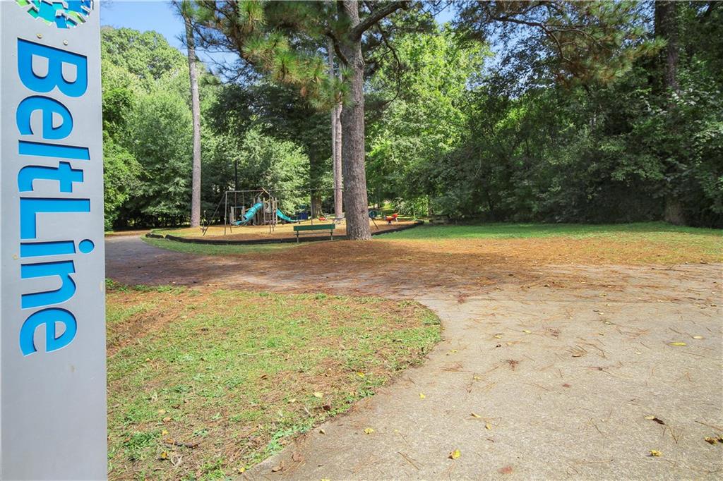 1941 Ardmore Road NW