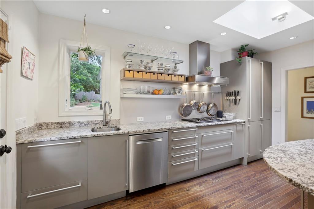 1941 Ardmore Road NW