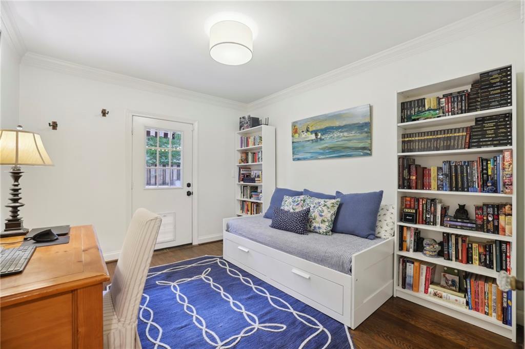 1941 Ardmore Road NW