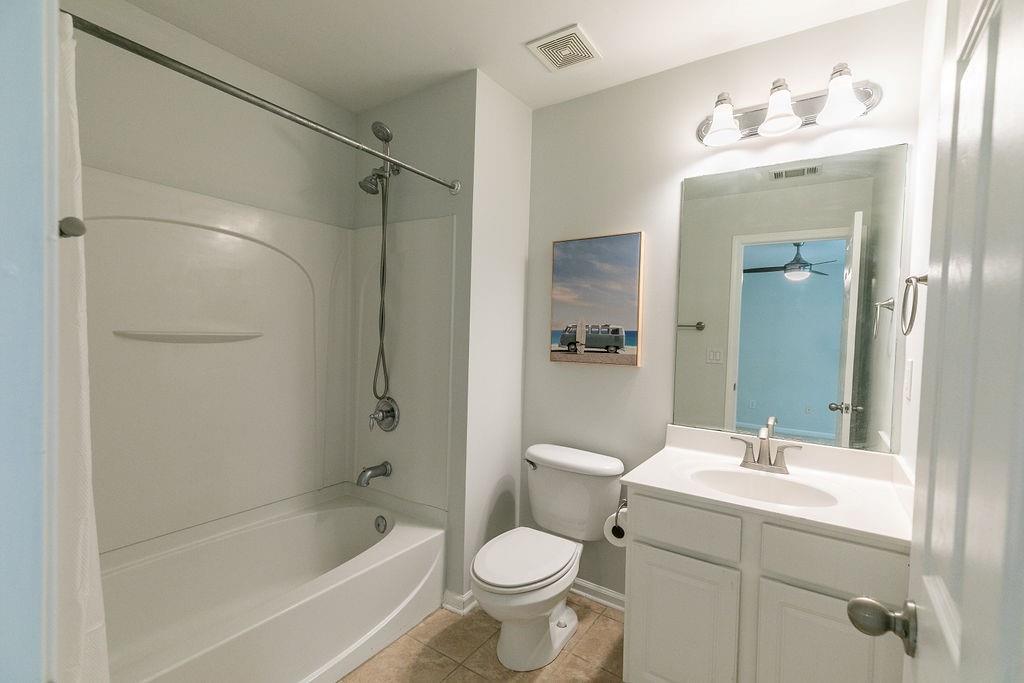 827 Charles Bank Avenue SE Unit 827