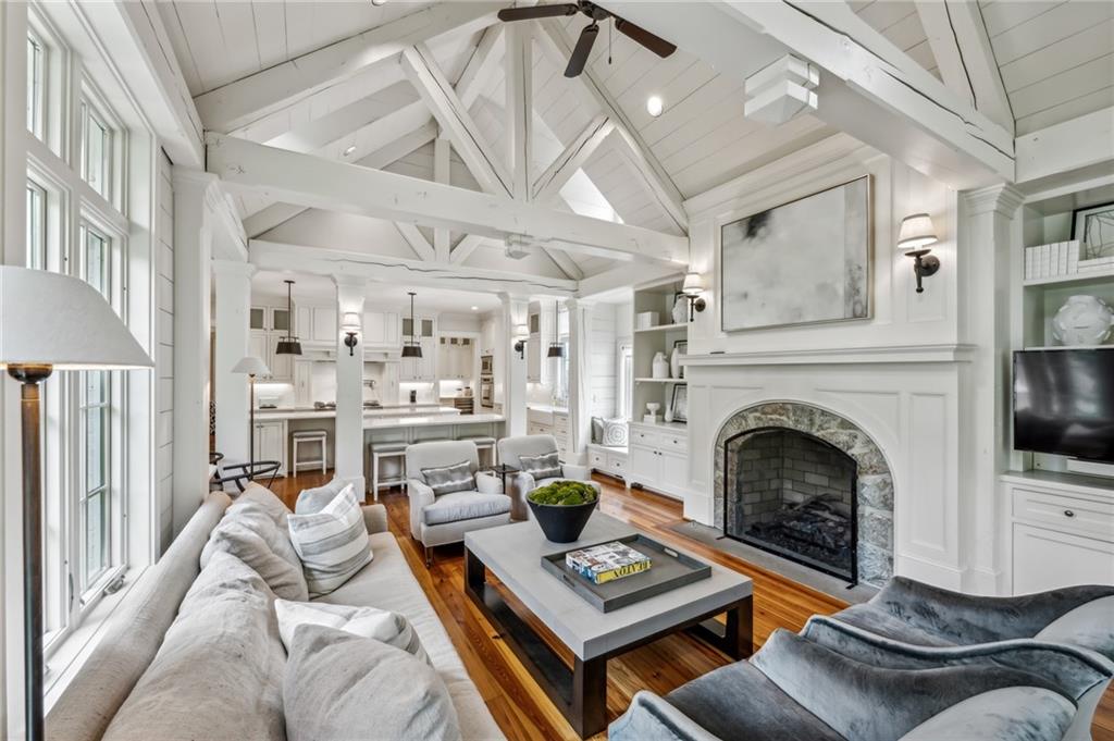 4332 Davidson Avenue NE