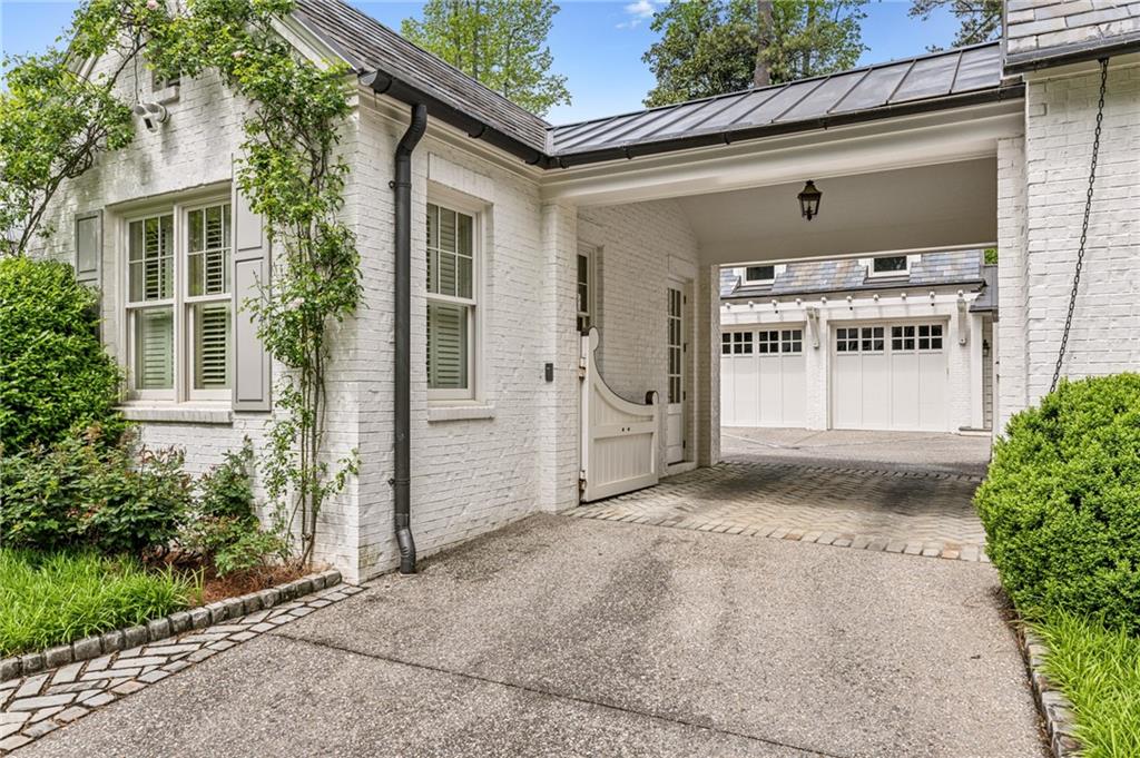 4332 Davidson Avenue NE