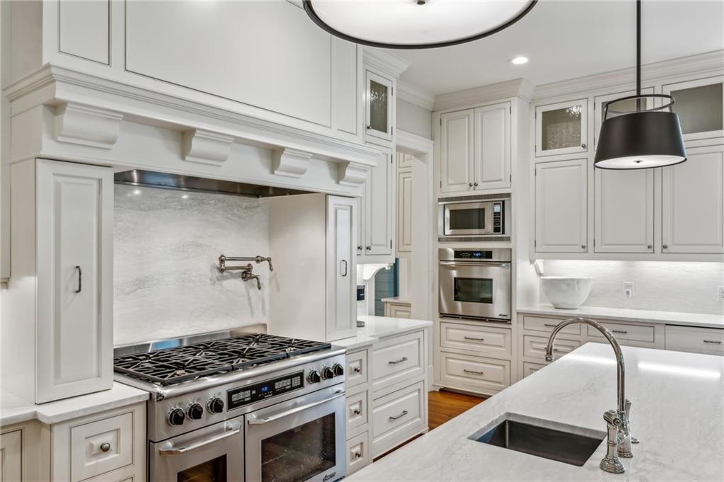 4332 Davidson Avenue NE