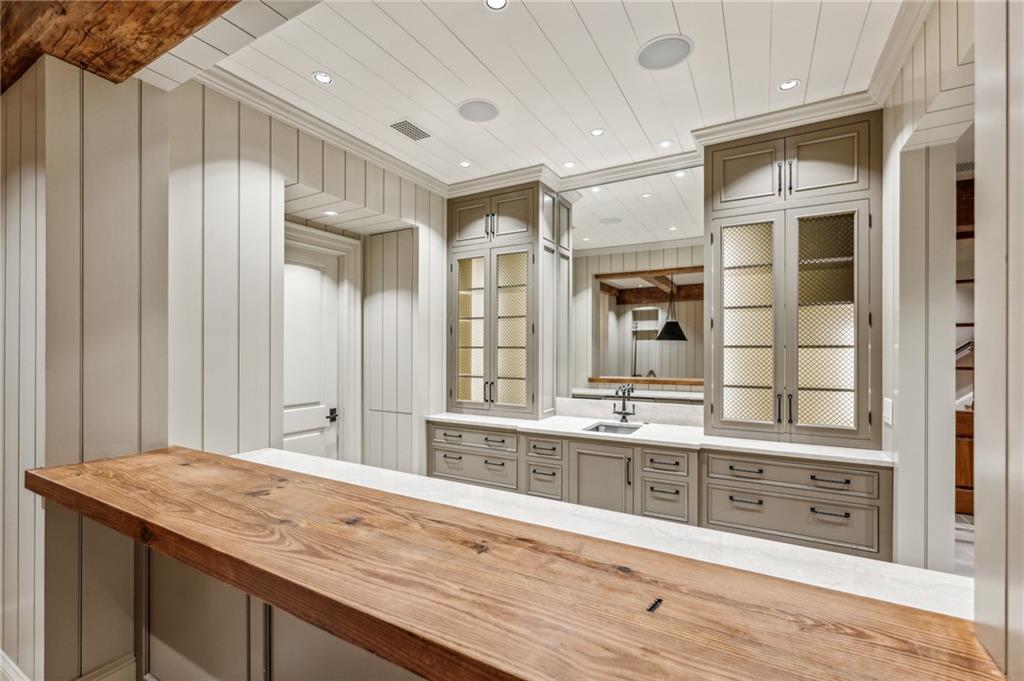 4332 Davidson Avenue NE