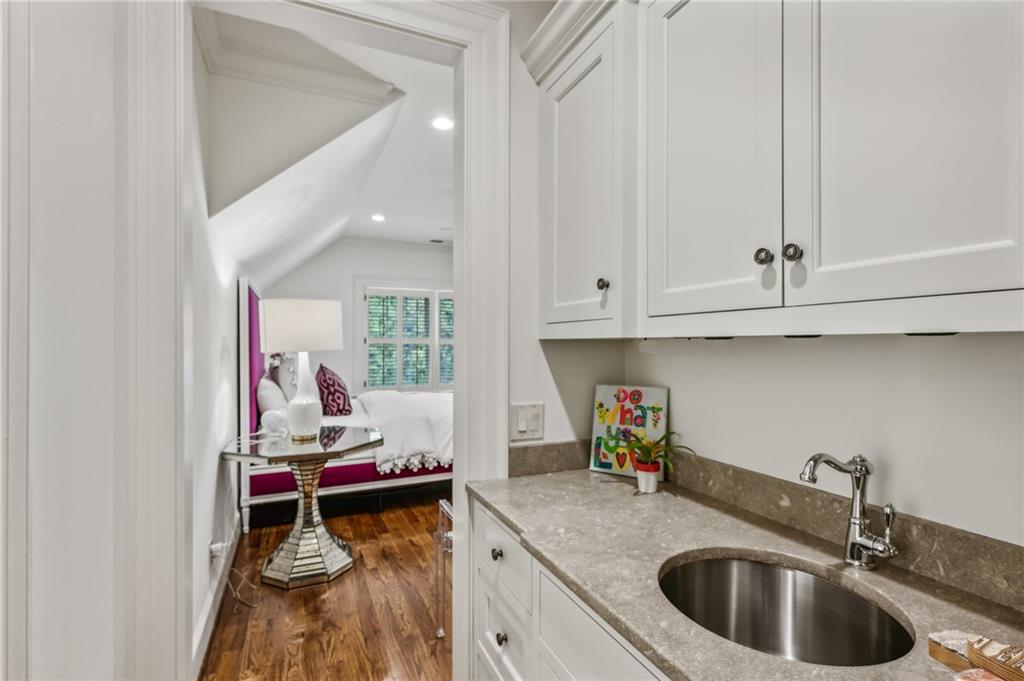 4332 Davidson Avenue NE