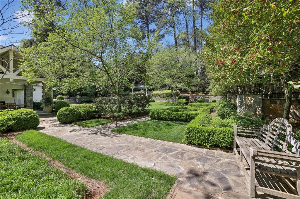 4332 Davidson Avenue NE