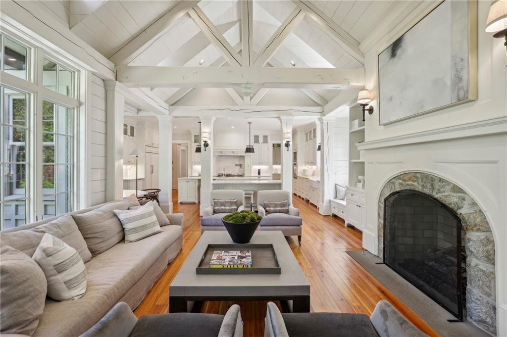 4332 Davidson Avenue NE