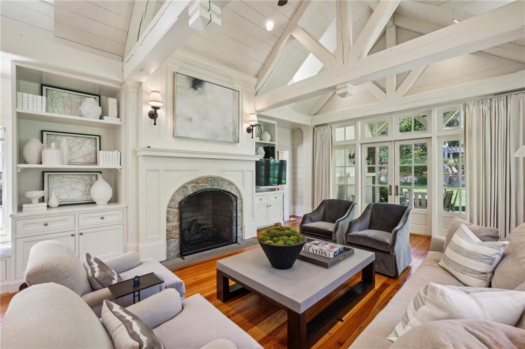 4332 Davidson Avenue NE