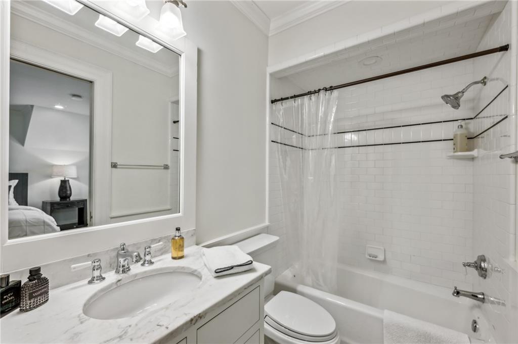 4332 Davidson Avenue NE