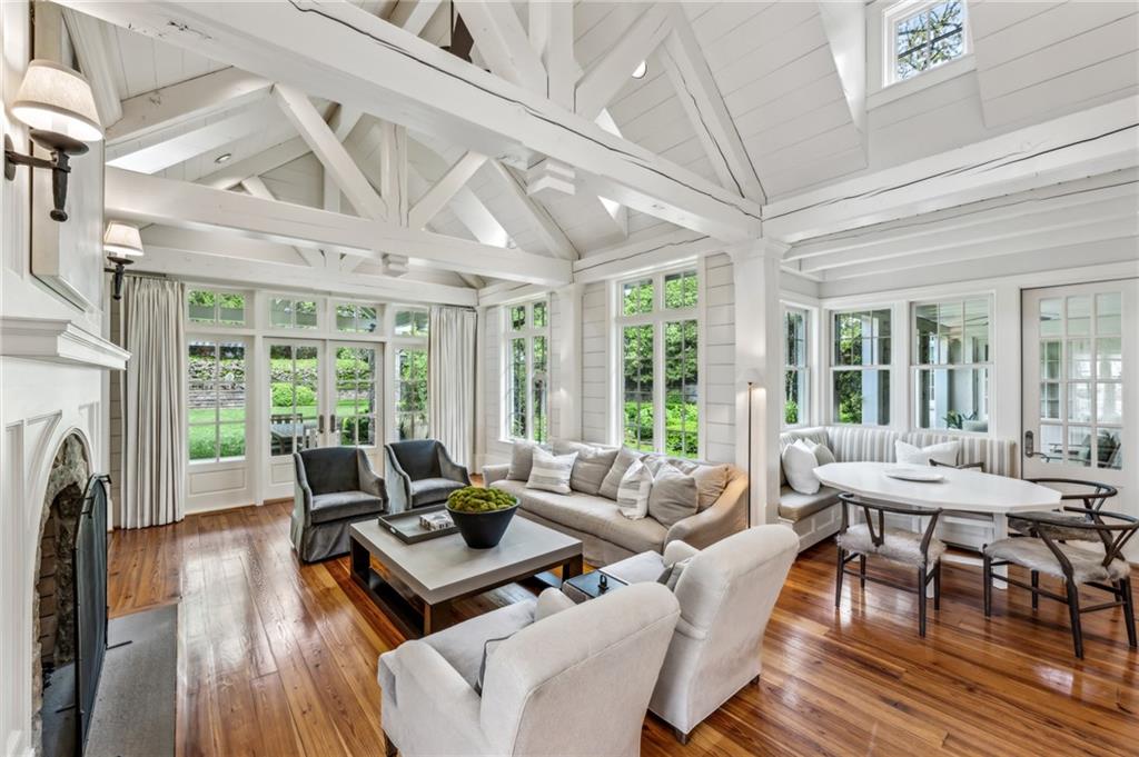 4332 Davidson Avenue NE