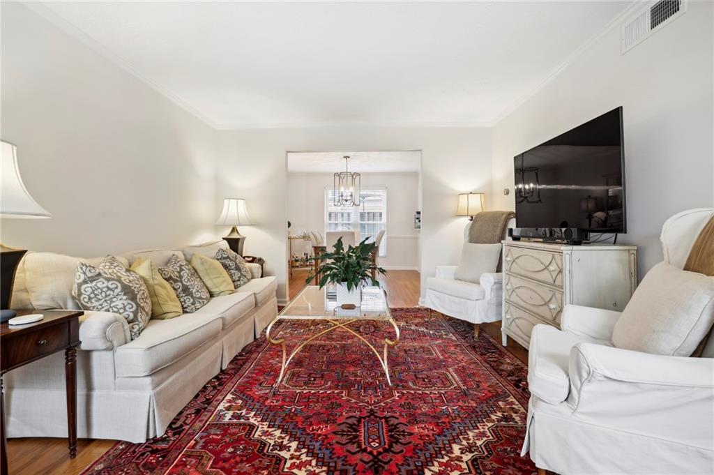 5 Walnut Hill Place NW