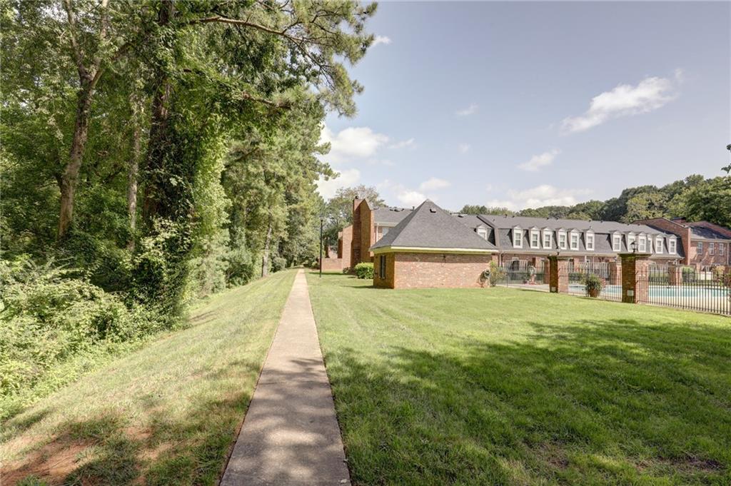 5 Walnut Hill Place NW