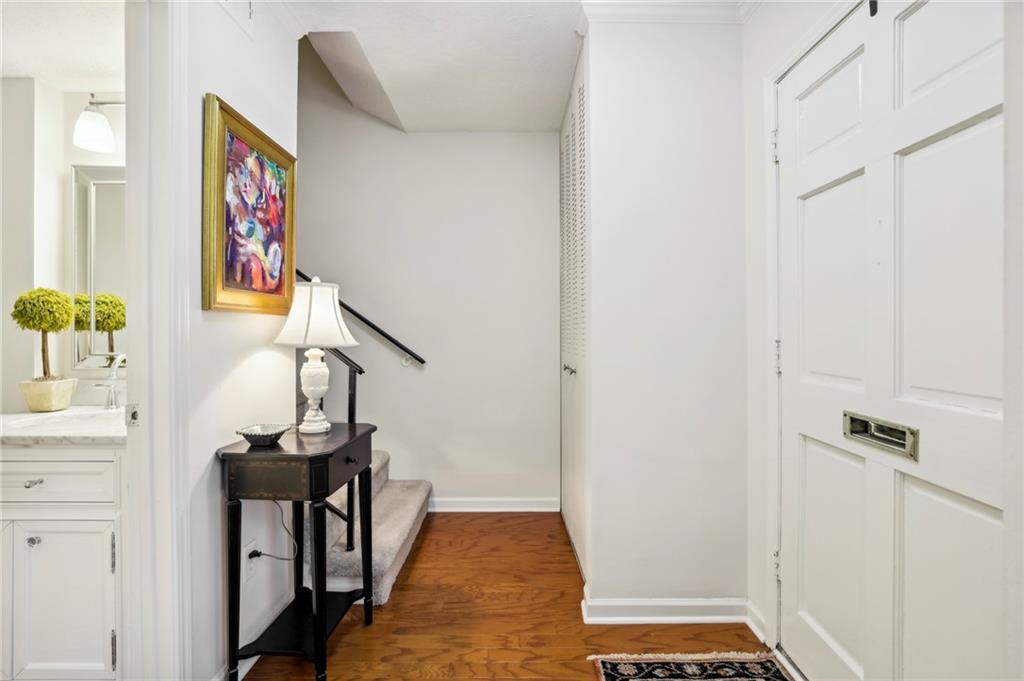 5 Walnut Hill Place NW